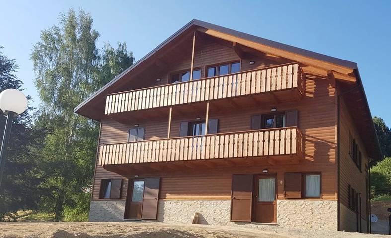 Appart’hôtel pour 4 personnes, avec Terrasse et Jacuzzi ainsi que Jardin et Vue à San Giovanni in Fiore