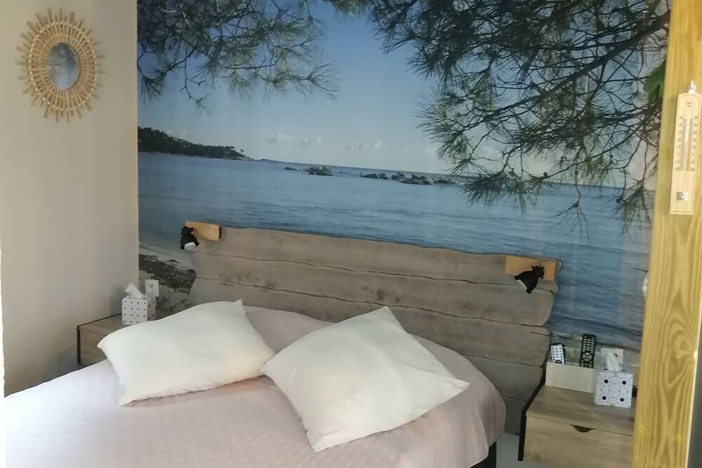 Entire apartment, Charming studio 300 m from the beach of Santa Giulia in Santa Giulia, Porto-Vecchio