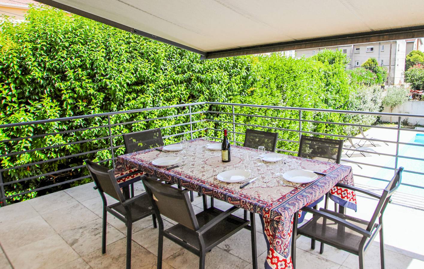 Charmant appartement de 70 m² avec piscine, Wi-Fi et restaurants à proximité in Montélimar, Région de nyons