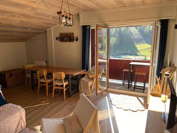 Gîte pour 5 personnes, avec vue et terrasse, animaux acceptés à Péone