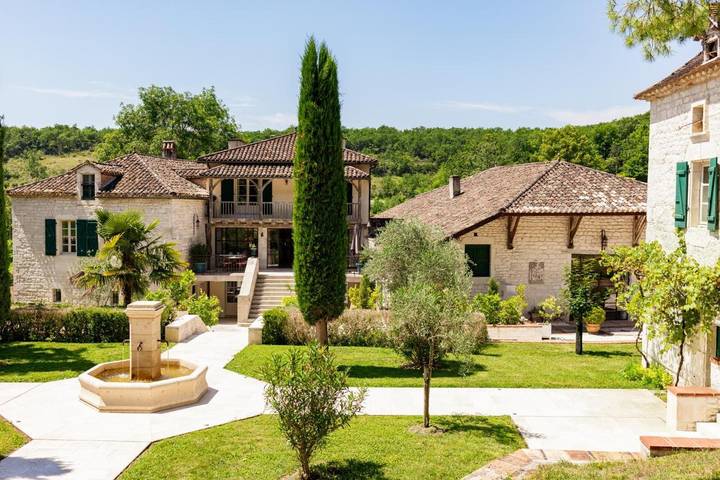 Hôtel pour 2 personnes, avec piscine ainsi que jardin et jacuzzi, animaux acceptés à Lascabanes