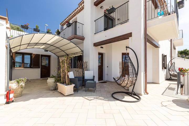 Gîte pour 2 personnes, avec vue et terrasse à Santa Maria Navarrese - 4