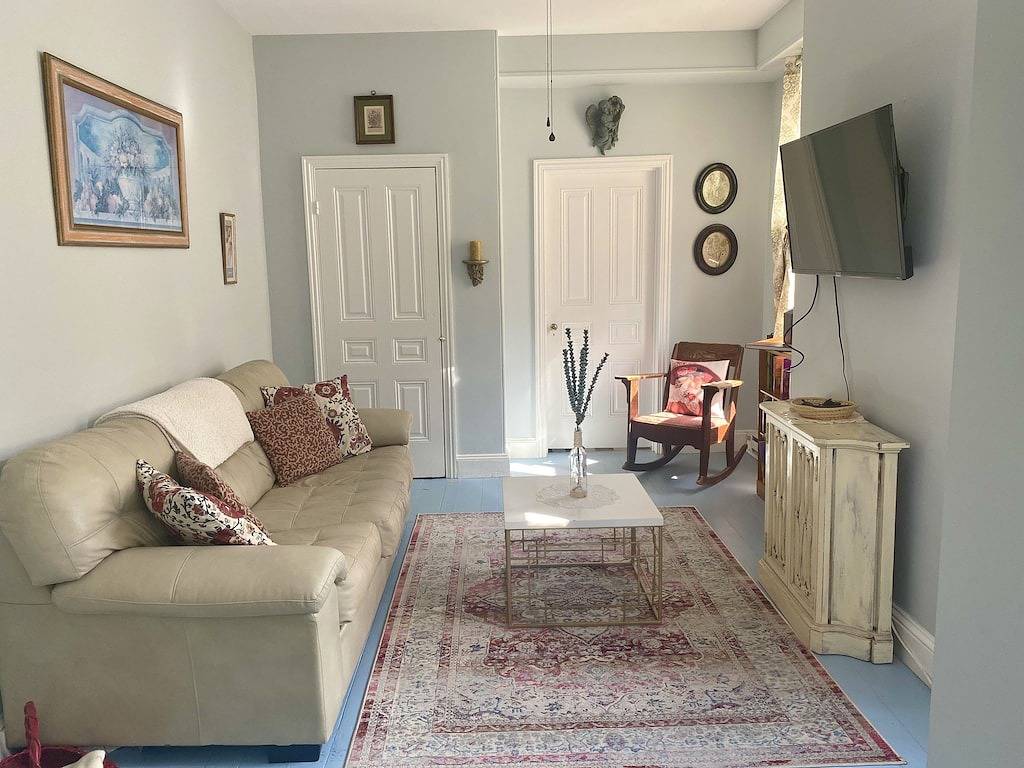 Ganze Wohnung, Historical Victorian 2 bedroom Flat 1 block from Beach Just Renovated! in Cape May, Cape May County