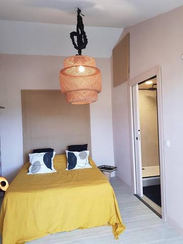 Maison d’hôte pour 2 personnes, avec jardin ainsi que vue et terrasse à Saint-Paulet-de-Caisson