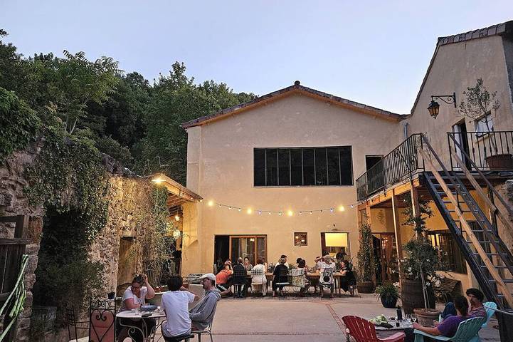 Chambre d’hôte pour 22 personnes, avec Jardin à Coux