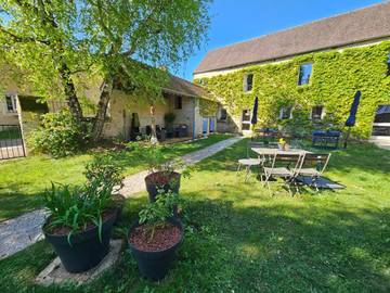 Maison de campagne pour 3 personnes, avec jardin et vue, animaux acceptés dans Yonne