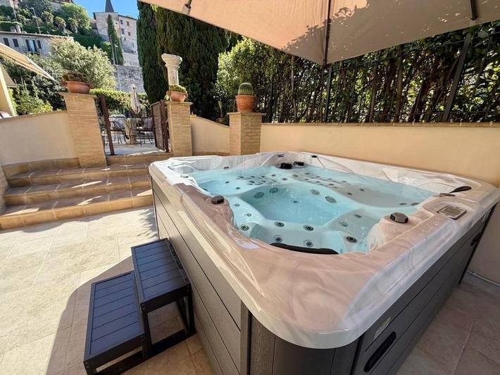 Chambre d’hôte pour 2 personnes, avec piscine ainsi que jardin et jacuzzi à Spello - 2