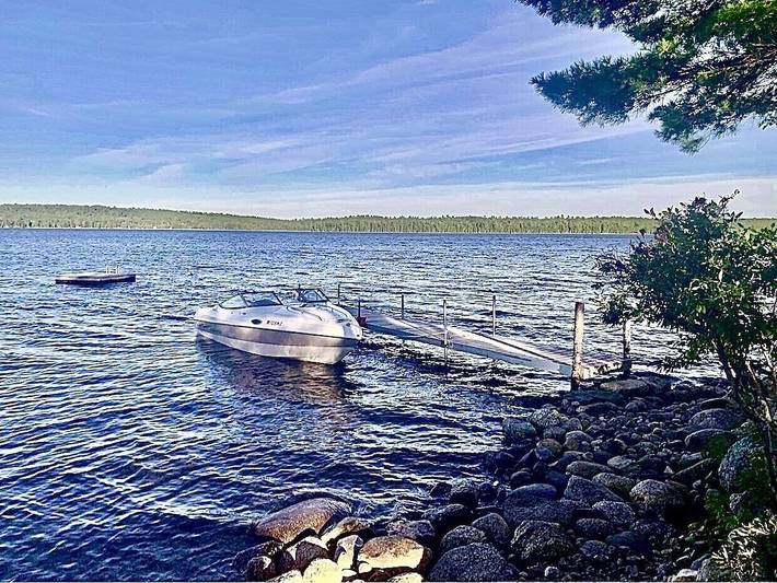 Camping for 12 people, with yard and terrace, with pets in Maine