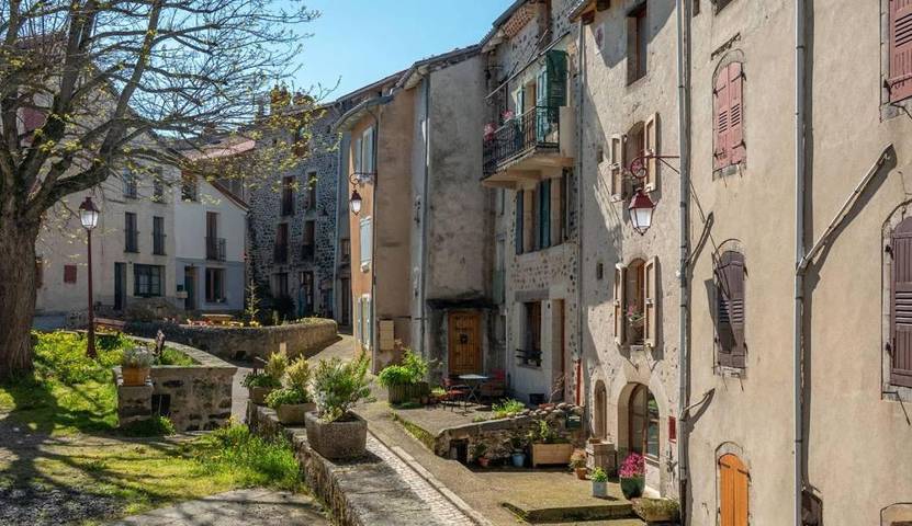 Maison d’hôte pour 2 personnes, avec Terrasse et Vue à Le Monastier-sur-Gazeille