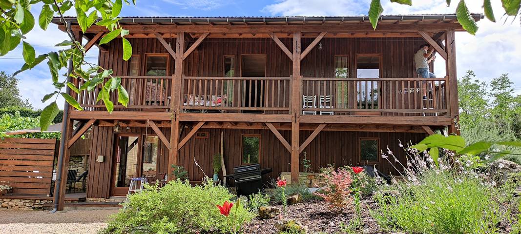 Gîte pour 5 personnes, avec jardin ainsi que piscine et terrasse à Saint-Cybranet