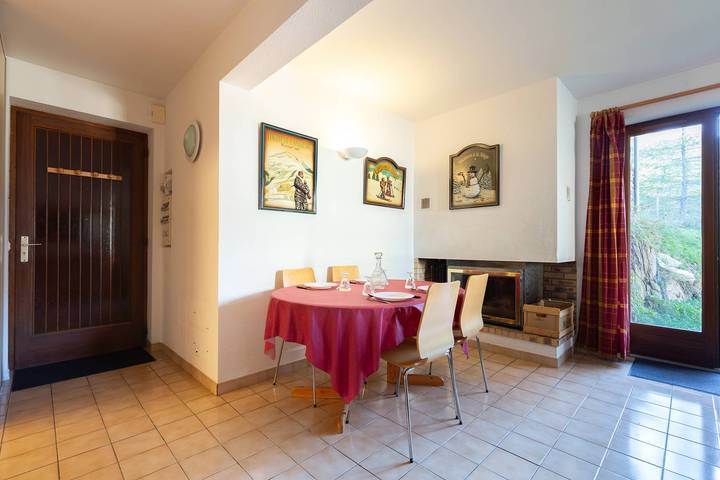 Gîte pour 6 personnes, avec terrasse à Germ - 2