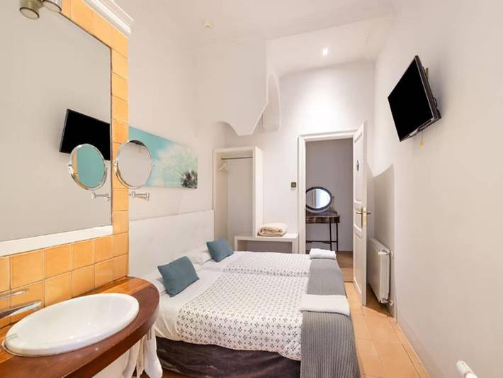 Casa rural para 24 personas, con piscina además de balcón/terraza y terraza, Familias con niños en Anoia (España) - 4