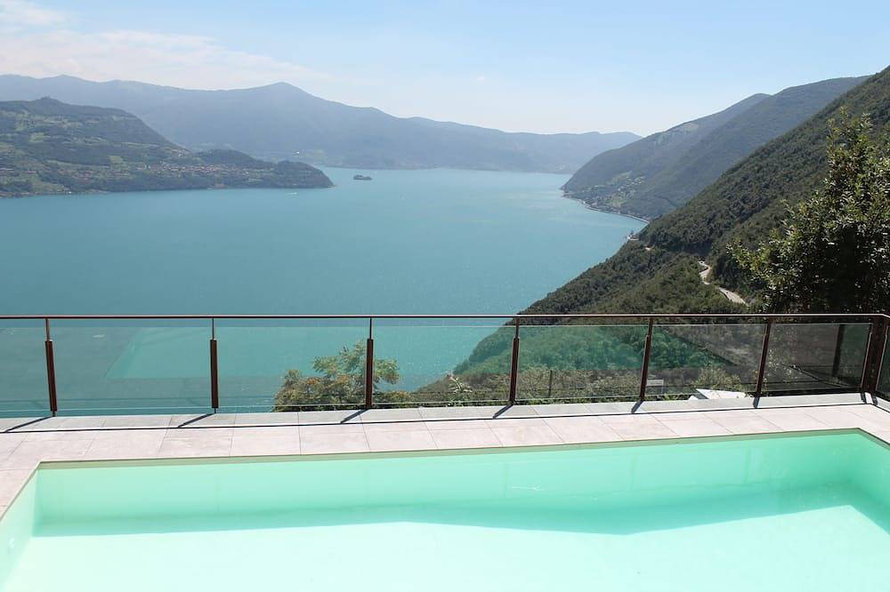 Apartamento entero, Apartamento en el lago Iseo 4/6 personas con piscina Vista al lago in Spiglia, Municipio de Parzanica