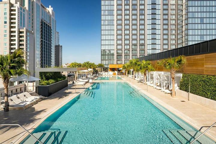 Hotel voor 2 personen, with zwembad and terras as well as sauna and uitzicht in Tampa