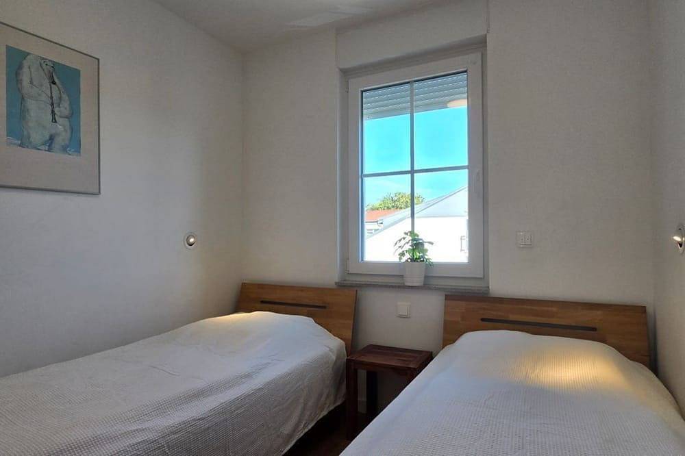 Entire apartment, Apartment Lp10 - 3-room apartment close to the beach (approx. 102 m²) with large balcony and in Graal-Müritz, Rostock and Surroundings