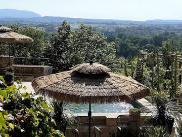 Location de vacances pour 2 personnes, avec piscine ainsi que jardin et jacuzzi à Saint-Christol-lès-Alès