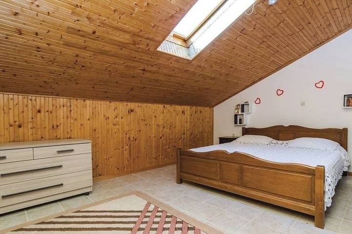 Großes Miethaus an der Adriaküste in Općina Sveti Filip i Jakov, Zadar