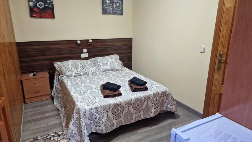 Gîte pour 3 personnes, avec terrasse, animaux acceptés à Arén - 3