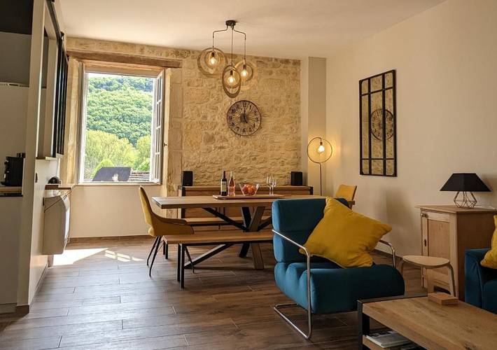 Location de vacances pour 8 personnes, avec jardin et vue à Castelnaud-la-Chapelle