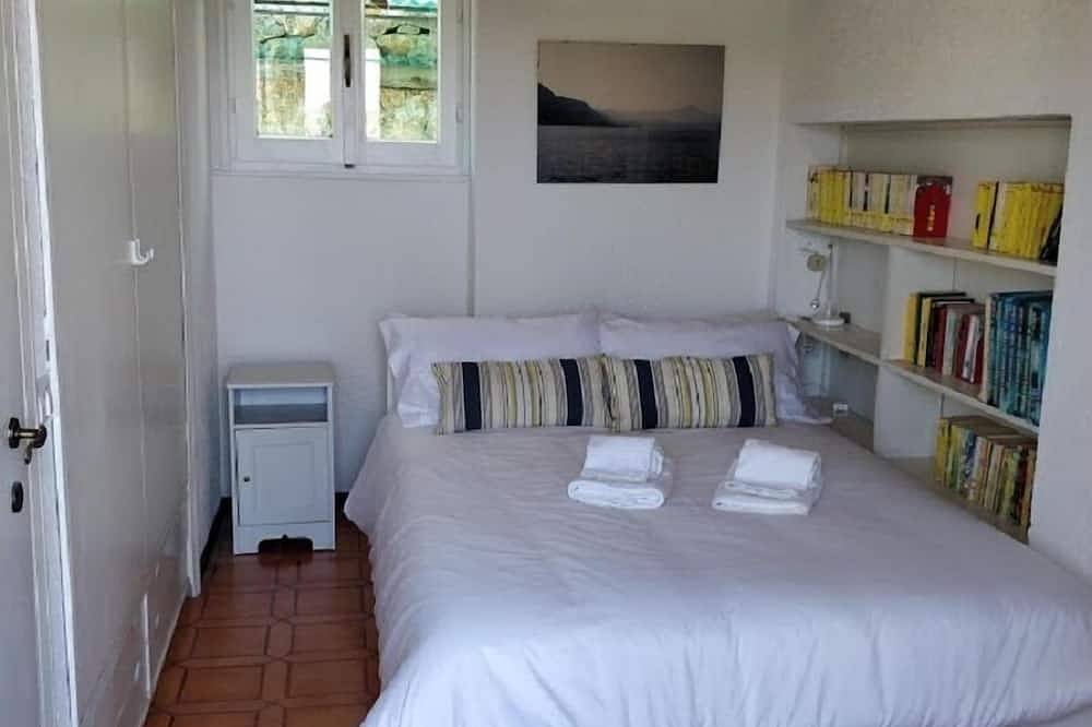 La Casa di Ester - on the Hill of Porto S. Stefano with Views in Porto Santo Stefano, Grosseto Province
