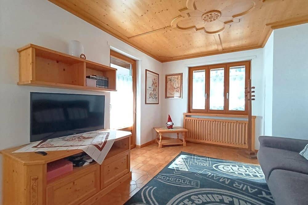 Apartamento entero, Precioso apartamento para 6 personas con Wifi, Tv y balcón in Predazzo, Dolomiti Superski
