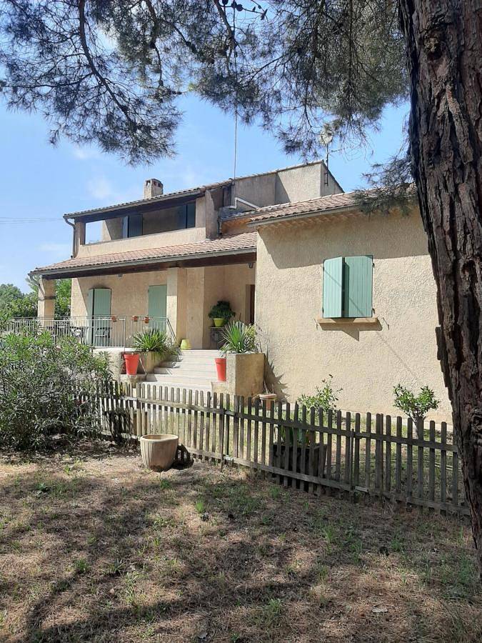 Gîte pour 4 personnes, avec jardin et terrasse, animaux acceptés à Uzès