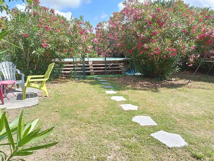 Location de vacances pour 4 personnes, avec terrasse et piscine à Maillane - 2