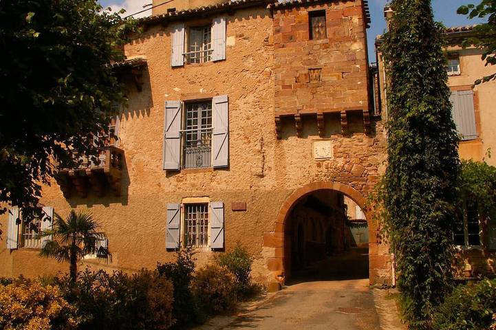 Casa en el campo cerca de un lago in Carmaux, Región de Albi