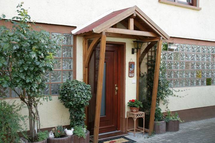 Ferienhaus für 4 Personen, mit Balkon und Garten sowie Pool in Haßloch