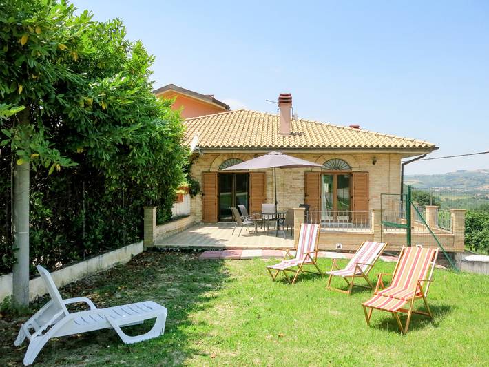 Ferienhaus für 4 Personen, mit Terrasse und Garten in den Abruzzen