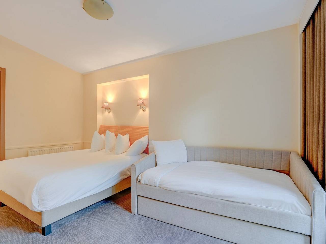 Standard Family of 3 Room in Spelthorne, Colne Valley Park