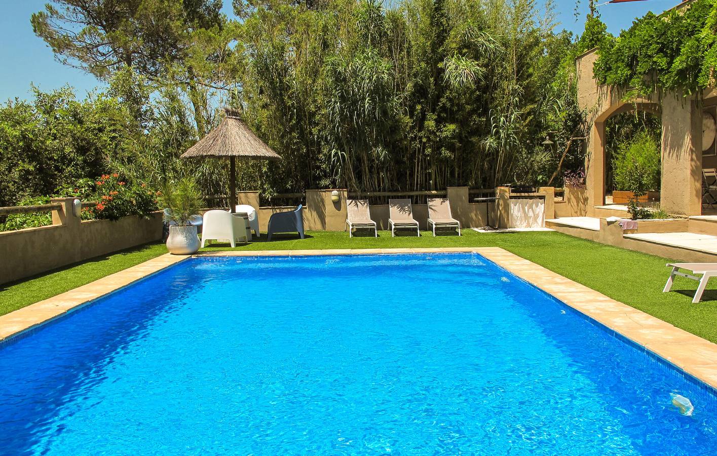 Luxe Appartement met Zwembad & Parkeerplaats, 2.5km naar Centrum in Saint-Maximin-la-Sainte-Baume, Brignoles region