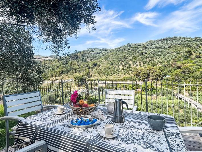 Appartamento intero, Micuzzo in Cipressa, Riviera di Ponente