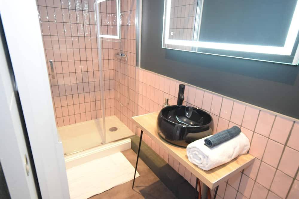 Entire apartment, Fashion Appart Hyper Centre Tram Wifi Promo in Valenciennes, Valenciennes region