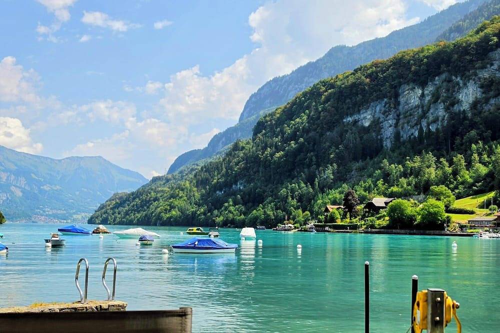 Brügg 37 - Ferienhaus am See  Direkter Seeanstoss und privater Garten in Iseltwald, Verwaltungskreis Interlaken-Oberhasli