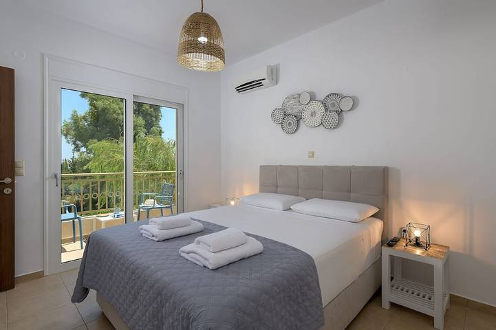 Maison joliment meublée dans un endroit calme avec piscine chauffée et vue sur la mer in Gennadi, Rhodes
