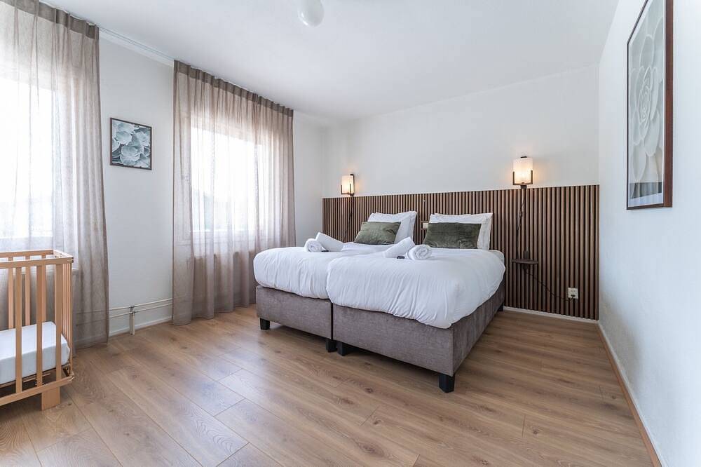 Genießen Sie einen ruhigen Aufenthalt mit viel Platz, modernem Komfort und einer hervorragenden Anbindung an das Stadtzentrum von Tilburg, lokale Sehenswürdigkeiten, Wanderwege und Freizeitaktivitäten in Nordbrabant. in Tilburg, Nordbrabant