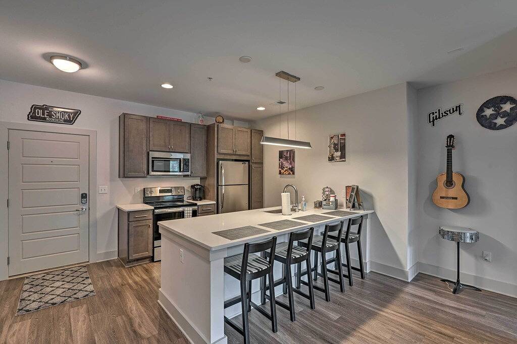 Ganze Wohnung, Modern Nashville Condo: 7 Mi to Downtown! in Nashville, Tennessee