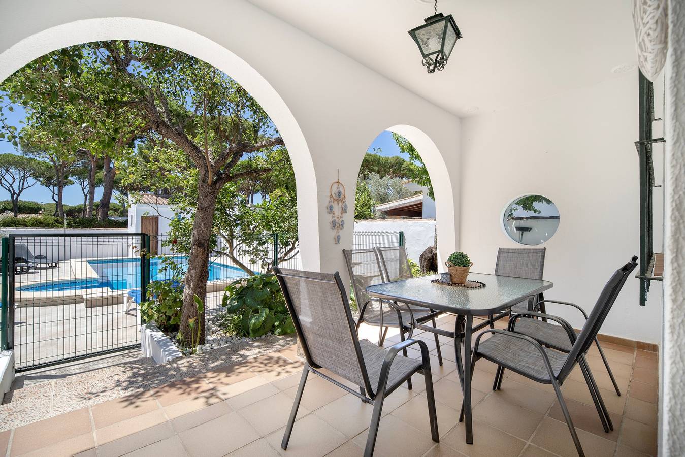 Chalet 'Good Vibes' con piscina privada, Wi-Fi y aire acondicionado in Novo Sancti Petri, Chiclana de la Frontera