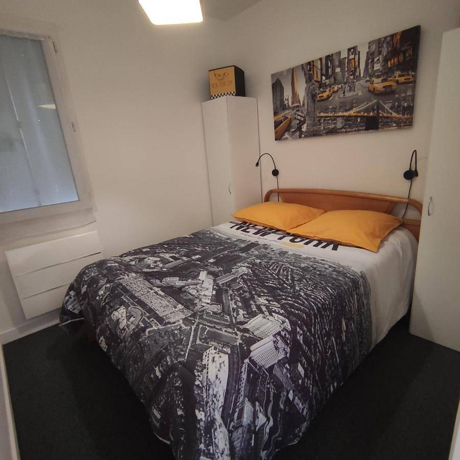Appartement entier, One-Bedroom Apartment in Pont-l'Abbé, Région de Quimper