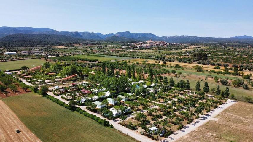 Apartamento para 5 personas, con Balcón y Terraza además de Jardín y Piscina en Arnes