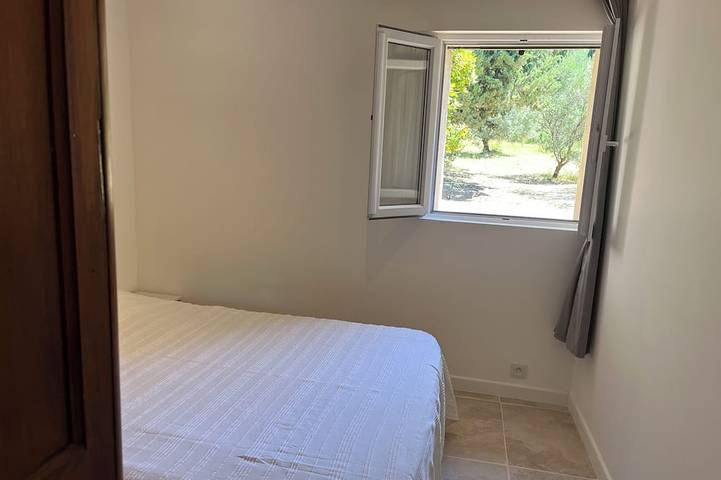 Location de vacances pour 6 personnes, avec terrasse et jardin, animaux acceptés à Ceyreste - 4