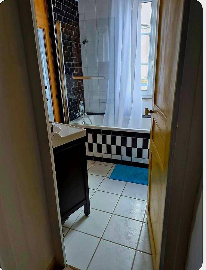 Gîte pour 2 personnes, avec terrasse ainsi que jardin et vue à Bernay - 2