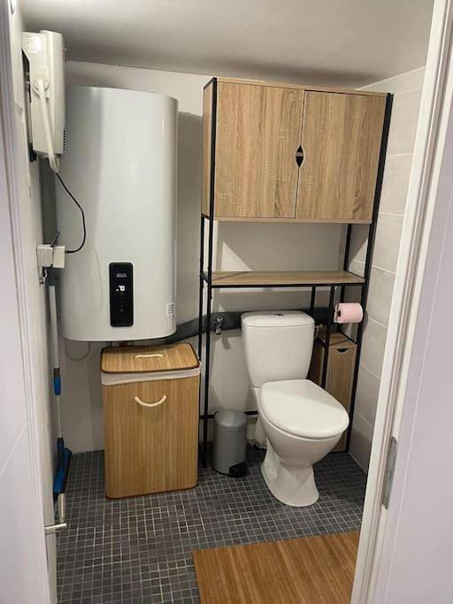 Appartement entier, Appartement T1 renové in Gigean, Côte méditerranéenne (France)