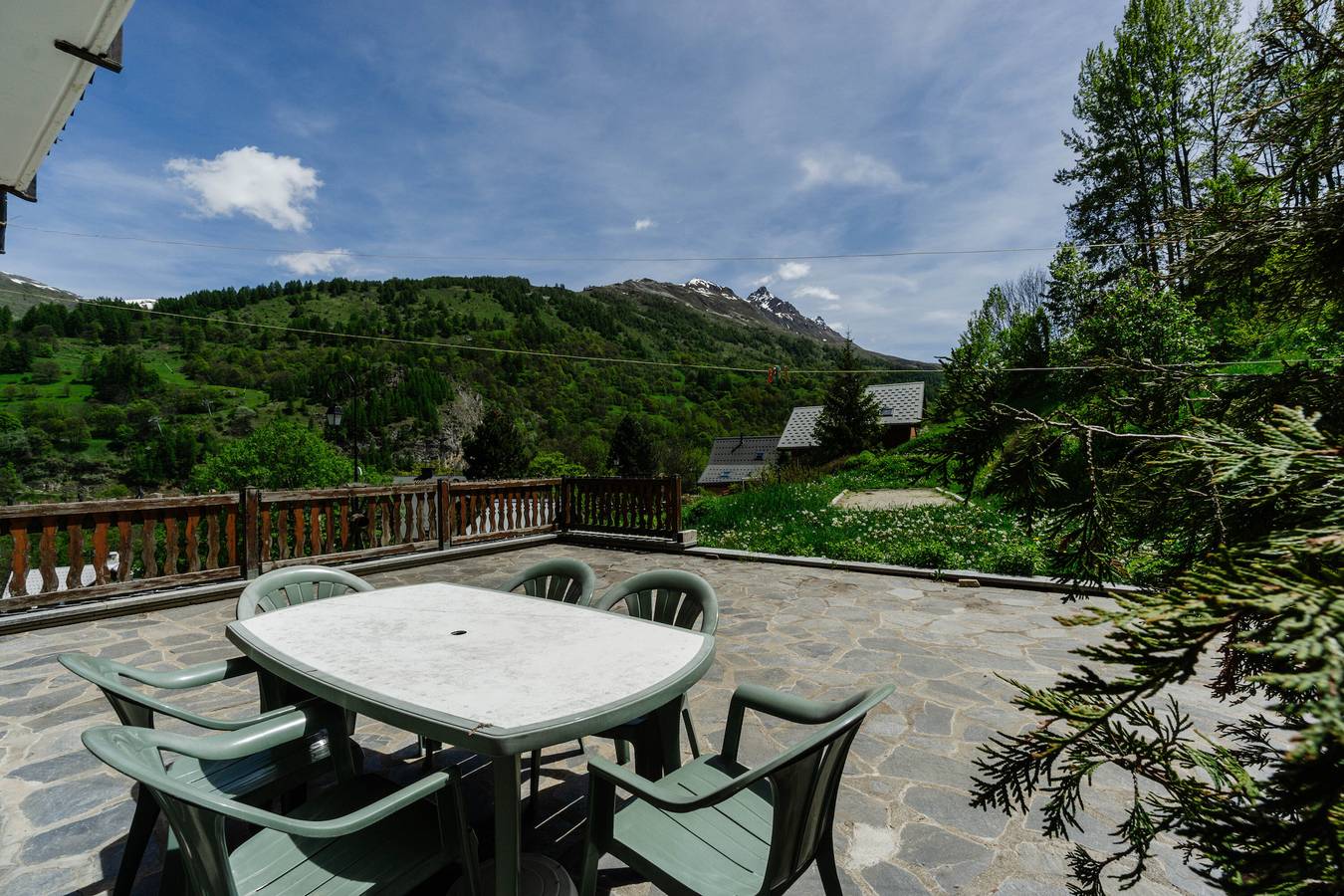 Ganzes Studio, Studio 'Myosotis' mit Bergblick, Gemeinschaftsterrasse und Wi-Fi in Valloire, Region Saint-Jean-de-Maurienne