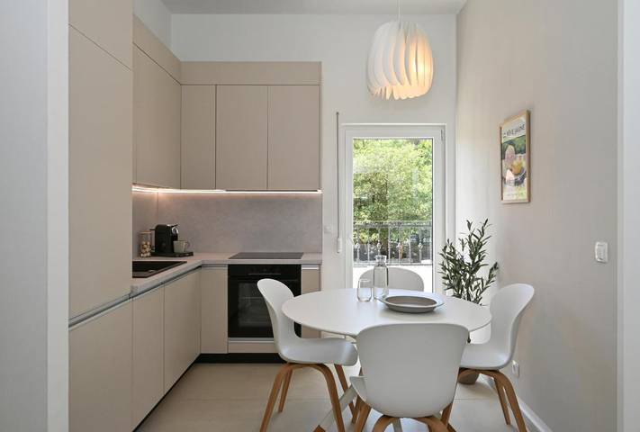 Ferienwohnung für 2 Personen, mit Balkon und Ausblick in Krvavica - 2