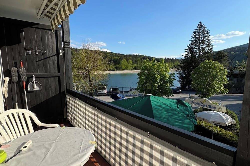 Ganze Wohnung, Ferienwohnung Walchensee mit Seeblick, Sauna & Schwimmbad. in Walchensee