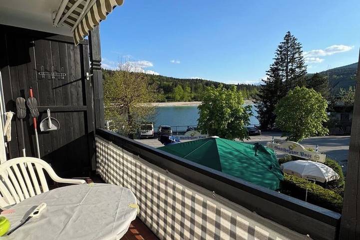 Ganze Wohnung, Ferienwohnung Walchensee mit Seeblick, Sauna & Schwimmbad. in Walchensee