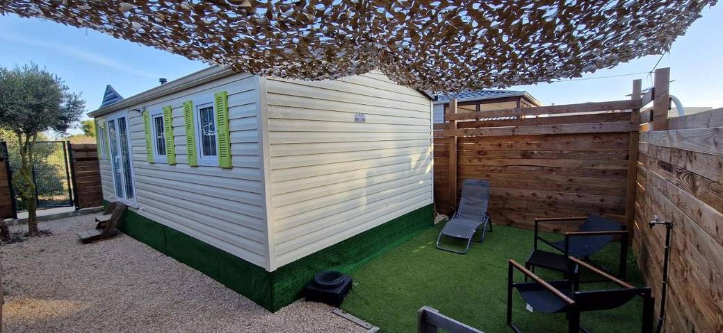 Gîte pour 4 personnes, avec vue ainsi que terrasse et jardin, animaux acceptés à Châteauneuf-les-Martigues