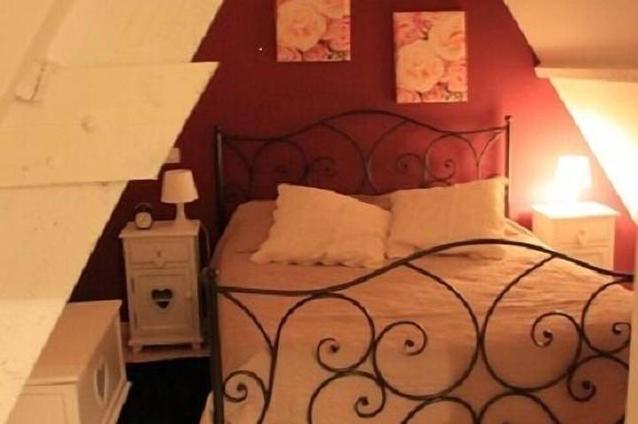 Gîte pour 6 personnes, avec terrasse et jardin ainsi que sauna et piscine, animaux acceptés à Saint-Éloi-de-Fourques